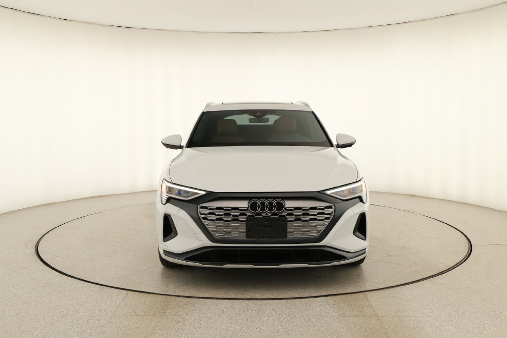 Used 2024 Audi Q8 e-tron Premium Plus AWD/4WD image 11