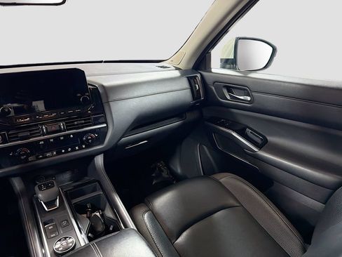 Used 2023 Nissan Pathfinder SL w/ SL Premium Package AWD/4WD image 25