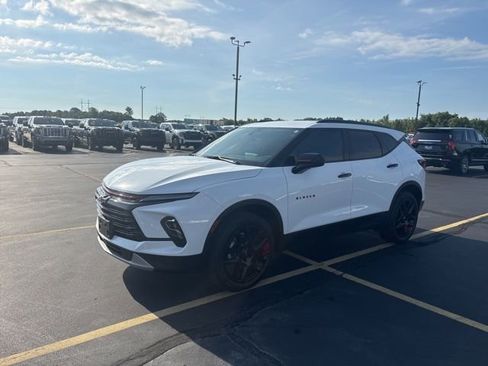 Used 2024 Chevrolet Blazer LT w/ Redline Edition FWD image 7