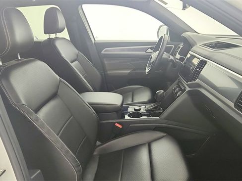 Used 2022 Volkswagen Atlas Cross Sport SEL R-Line image 33