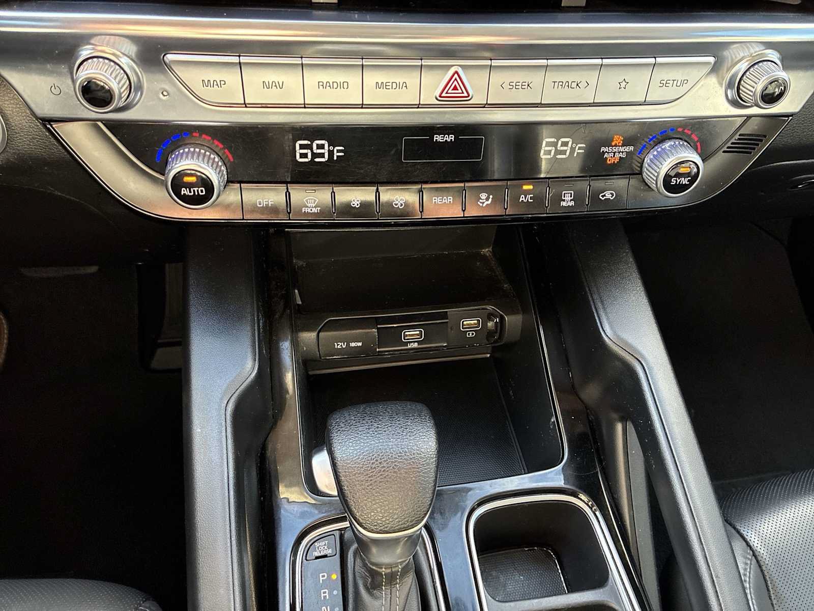 Used 2022 Kia Telluride LX AWD/4WD image 16
