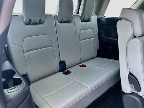 Certified 2025 Nissan Pathfinder SL AWD/4WD image 23