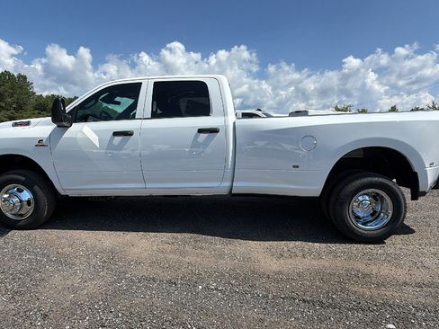 New 2027 RAM 3500 Tradesman w/ Chrome Appearance Group A AWD/4WD image 11