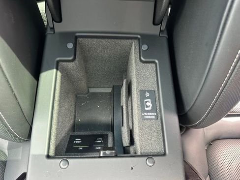 Certified 2026 Porsche Macan Turbo AWD/4WD image 29