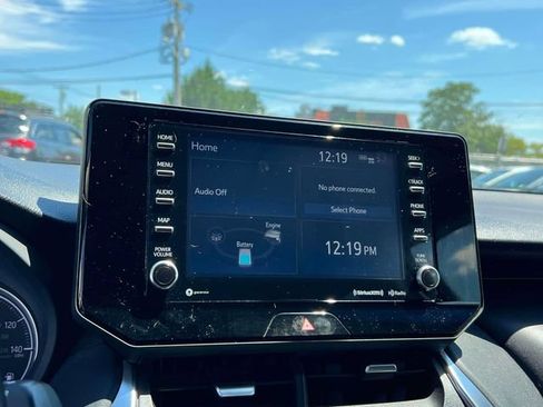 Used 2021 Toyota Venza LE AWD/4WD image 32