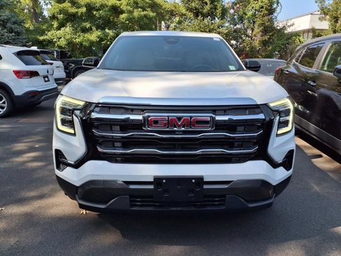 Used 2025 GMC Terrain Elevation AWD/4WD image 2