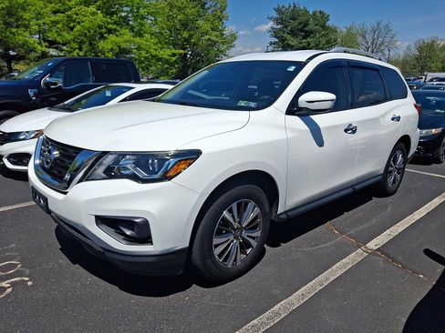 Used 2019 Nissan Pathfinder SV AWD/4WD image 3