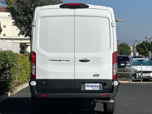 New 2026 Ford Transit 250 148 Medium Roof w/ Load Area Protection Package image 5