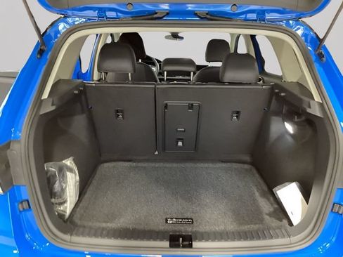 Certified 2025 Volkswagen Taos SE AWD/4WD image 14
