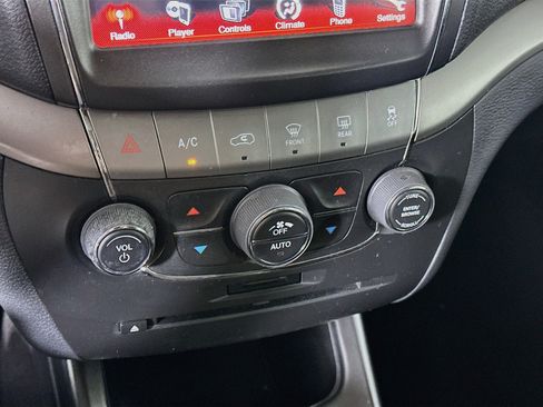 Used 2014 Dodge Journey Crossroad w/ Flexible Seating Group FWD image 22