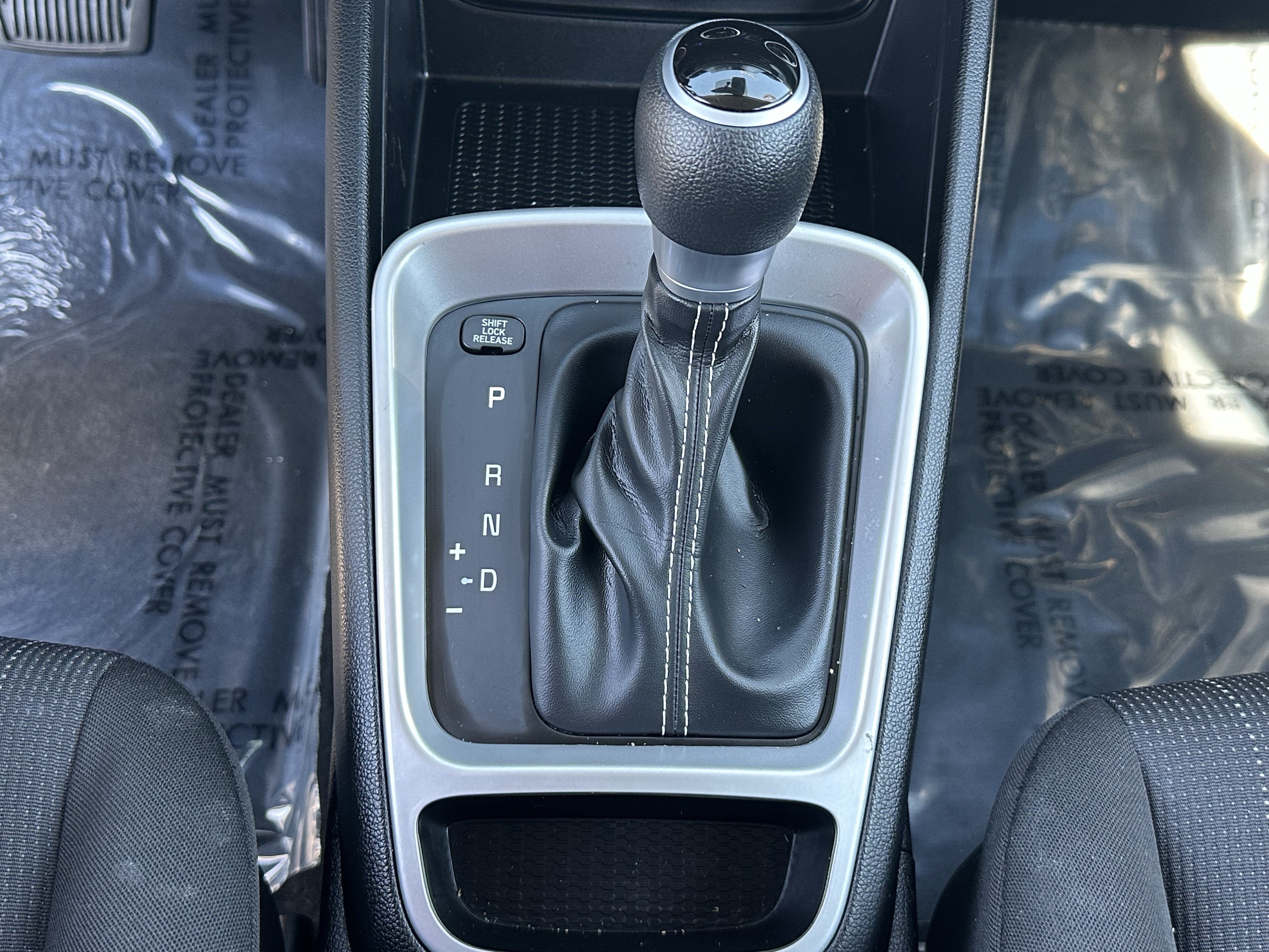 Used 2022 Hyundai Venue SE w/ Cargo Package FWD image 29