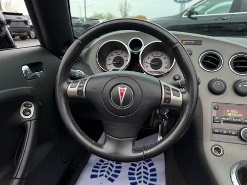 Used 2006 Pontiac Solstice Convertible w/ Premium Package image 6