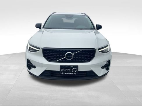 Certified 2024 Volvo XC40 B5 Core image 10