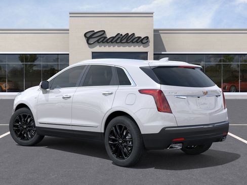 New 2025 Cadillac XT5 Luxury image 3