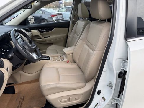 Used 2018 Nissan Rogue SL w/ Premium Package image 17