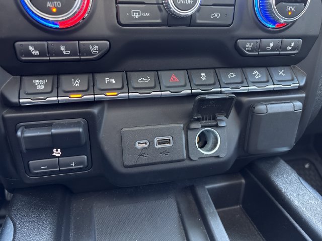 Used 2022 GMC Sierra 3500 Denali w/ Denali Black Diamond Edition AWD/4WD image 33