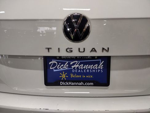 Certified 2024 Volkswagen Tiguan SE image 17