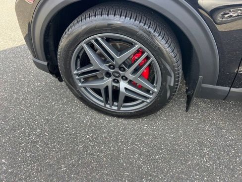 Certified 2025 Ford Explorer ST image 28