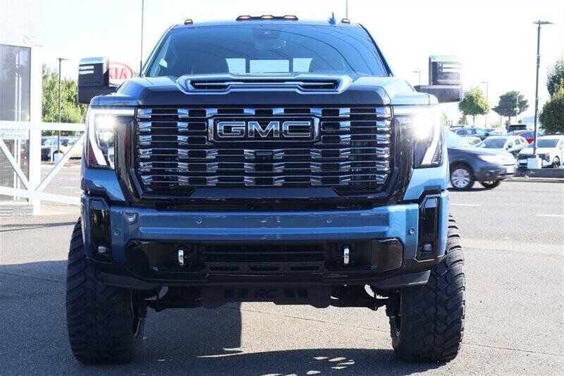 Used 2026 GMC Sierra 3500 Denali Ultimate AWD/4WD image 8