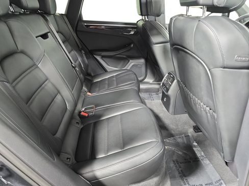 Certified 2026 Porsche Macan AWD/4WD image 26