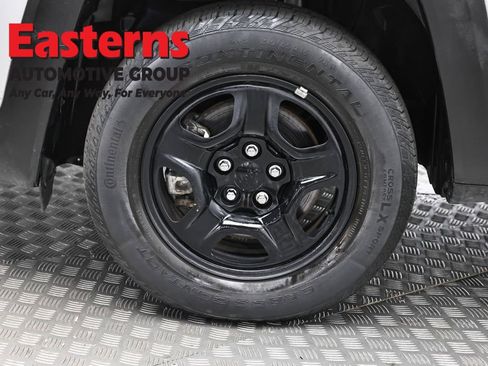 Used 2021 Jeep Renegade Sport image 31