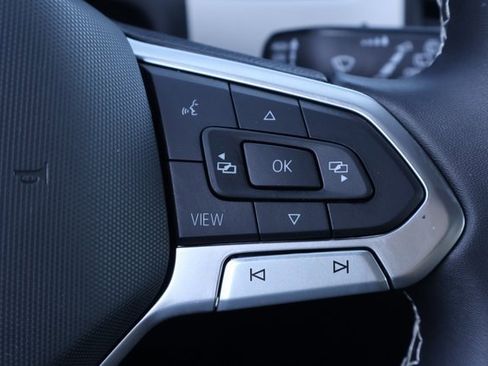 Certified 2023 Volkswagen Atlas Cross Sport SE image 21