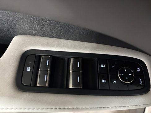 Used 2024 Lexus RX 350 Premium image 10