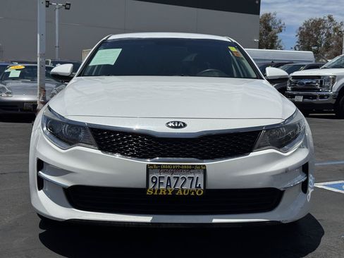 Used 2018 Kia Optima LX w/ 17" Alloy Wheels Package FWD image 5