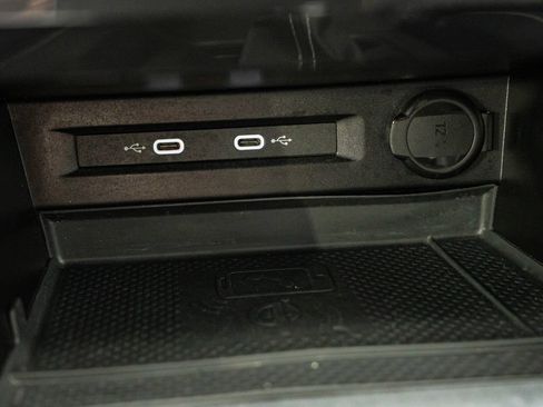 Used 2023 Volkswagen Tiguan SE FWD image 37