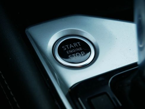Used 2020 Nissan Altima 2.0 Platinum FWD image 27
