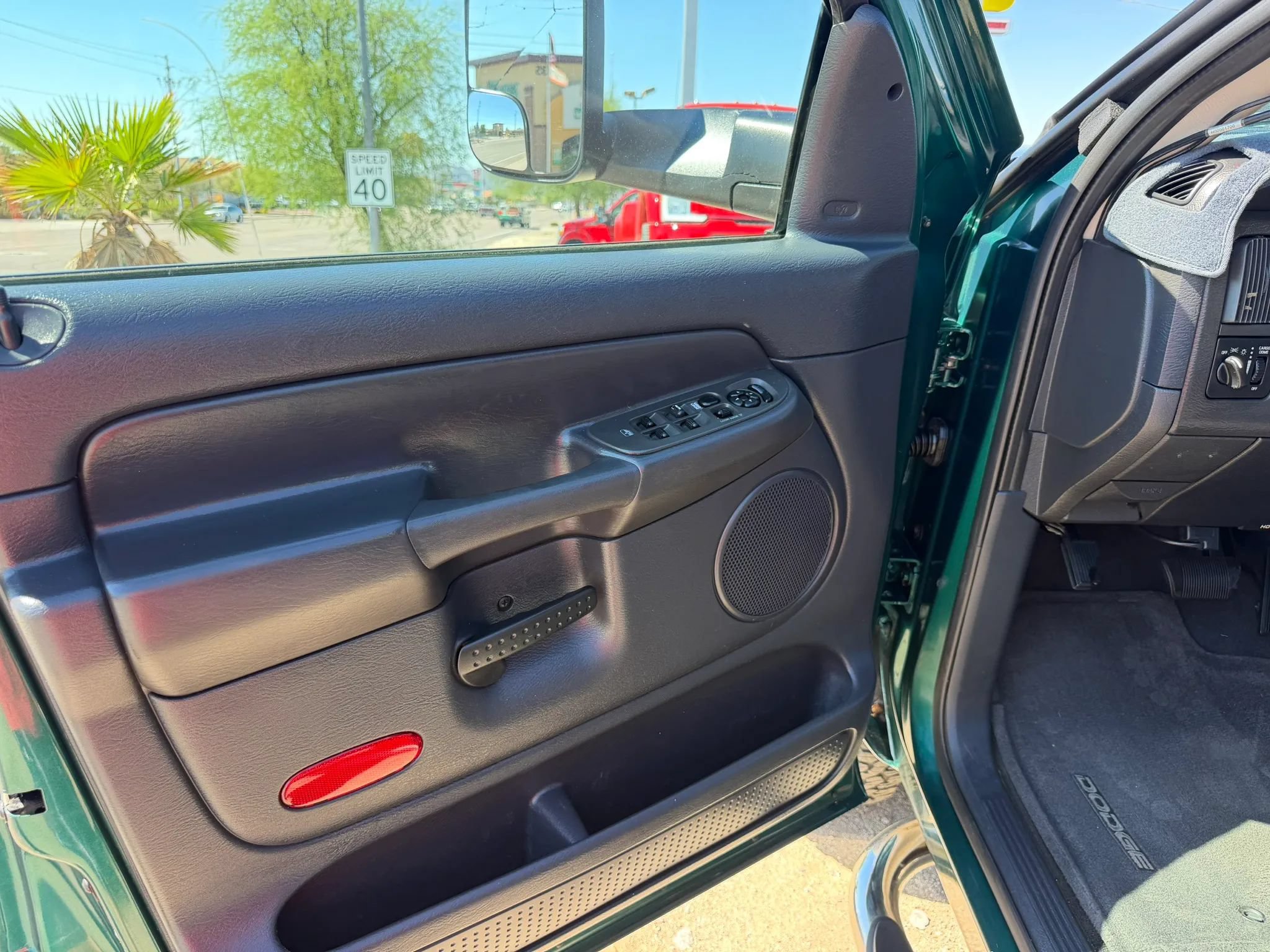 Used 2003 Dodge Ram 2500 Truck ST AWD/4WD image 15