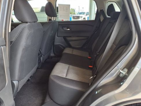 Used 2025 Nissan Rogue SV FWD image 14