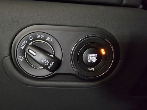 Used 2023 Maserati Levante GT image 29