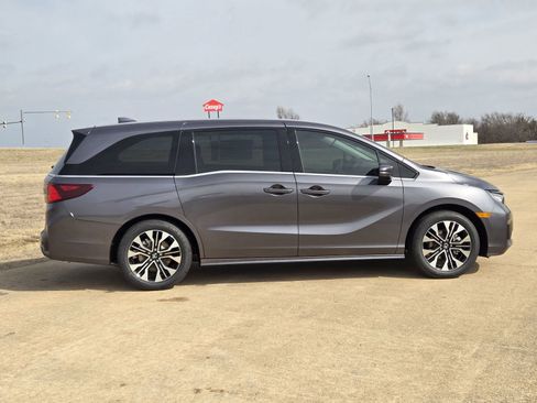 New 2026 Honda Odyssey Elite image 7