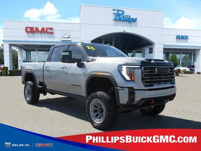Used 2025 GMC Sierra 2500 AT4 w/ AT4 Premium Plus Package