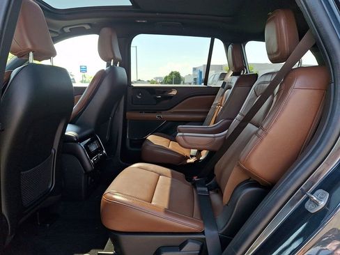 Used 2023 Lincoln Aviator Reserve w/ Equipment Group 201A AWD/4WD image 10