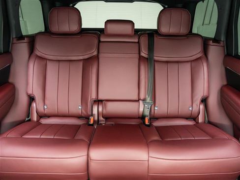 Used 2025 Land Rover Range Rover SE AWD/4WD image 15