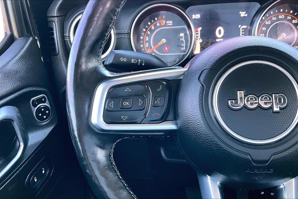 Used 2020 Jeep Gladiator Overland AWD/4WD image 19