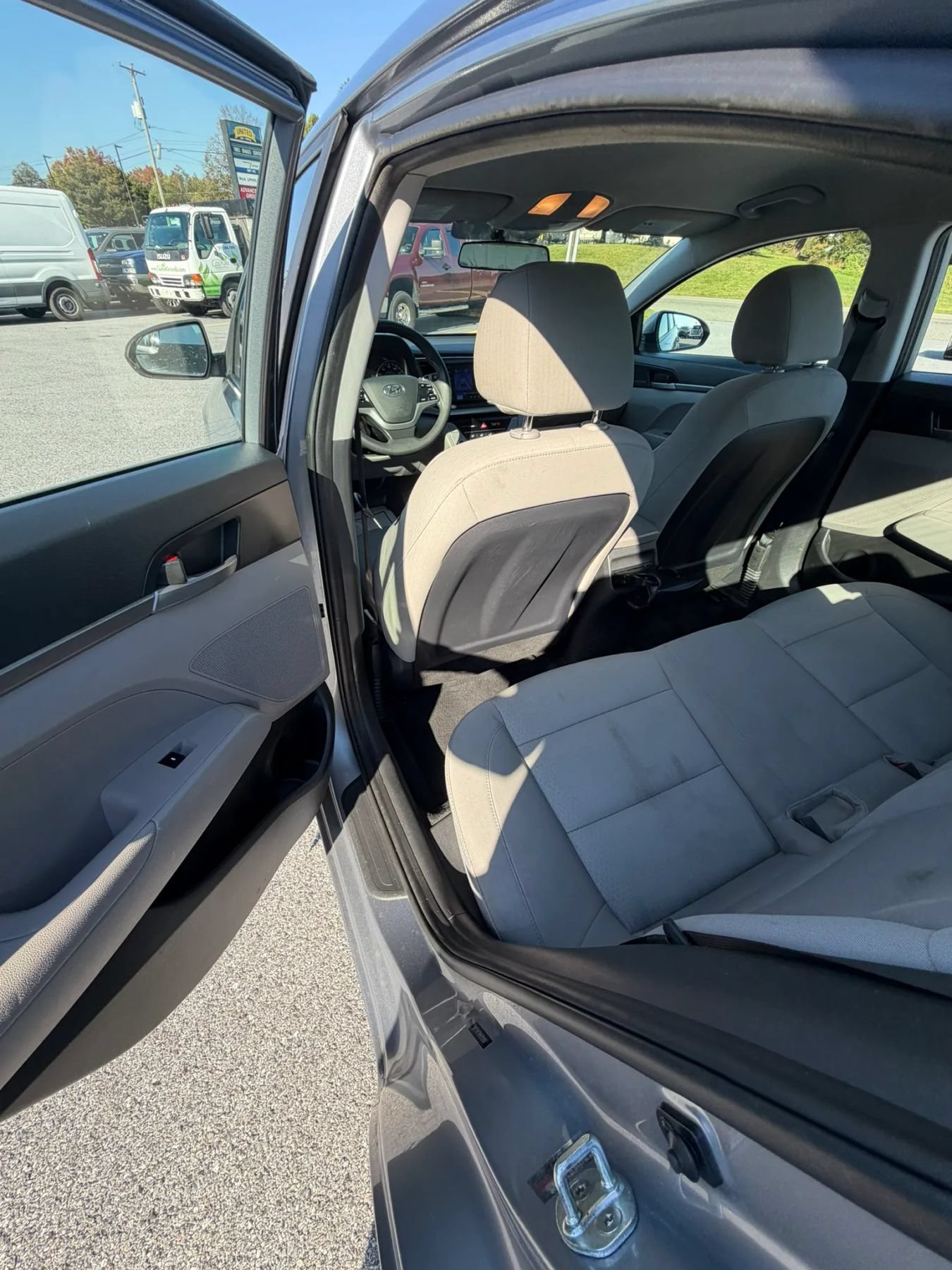 Used 2017 Hyundai Elantra SE FWD image 42