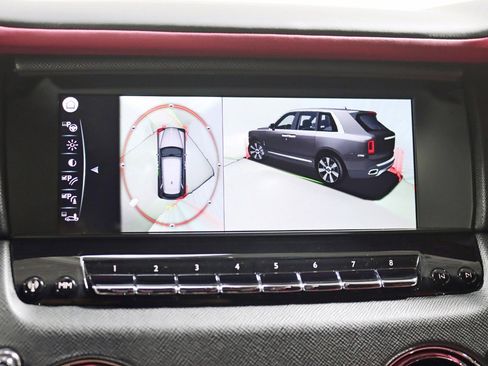 Used 2023 Rolls-Royce Cullinan Black Badge w/ Driver's Package image 26