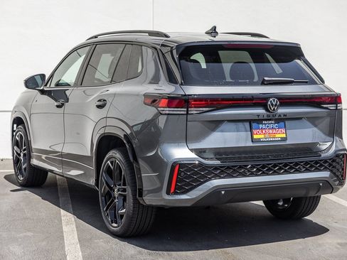 New 2026 Volkswagen Tiguan SE R-Line image 4