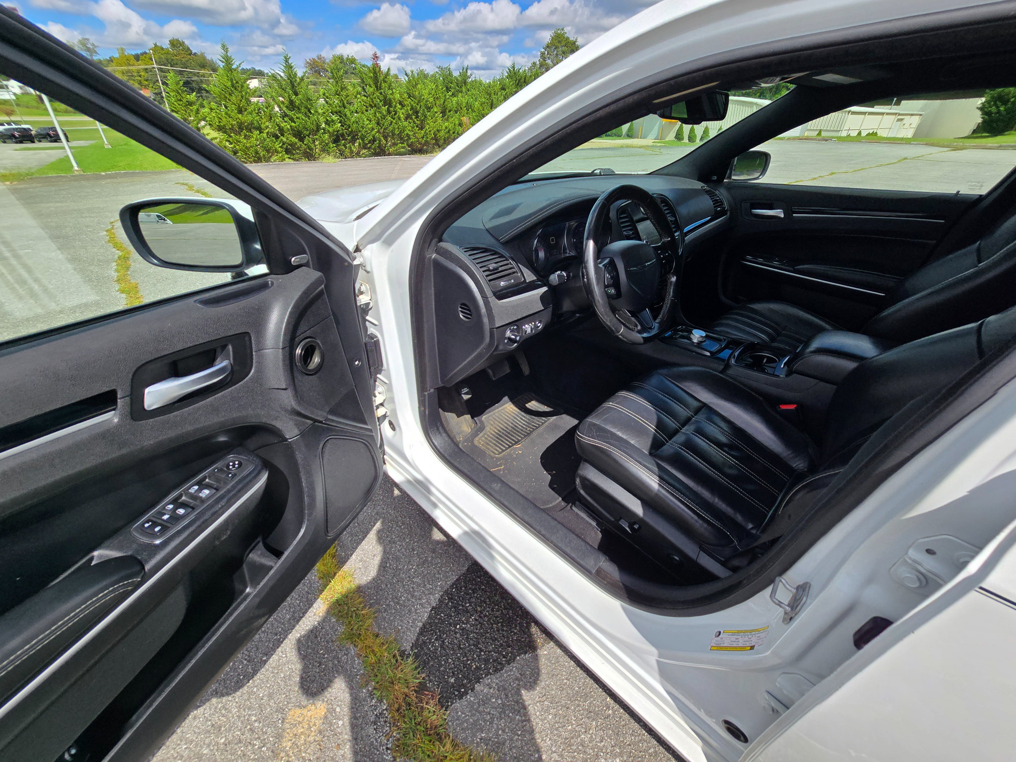 Used 2019 Chrysler 300 S RWD image 10