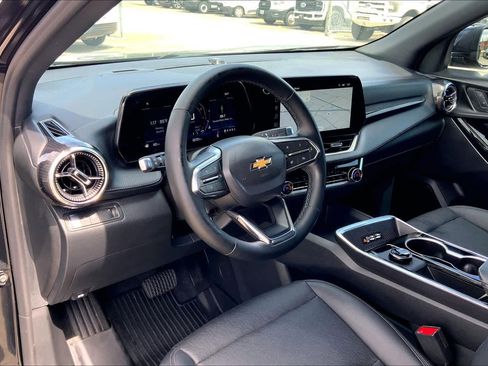 Used 2026 Chevrolet Equinox LT w/ Convenience Package II image 18