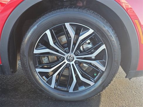 Used 2023 Toyota Crown XLE image 9