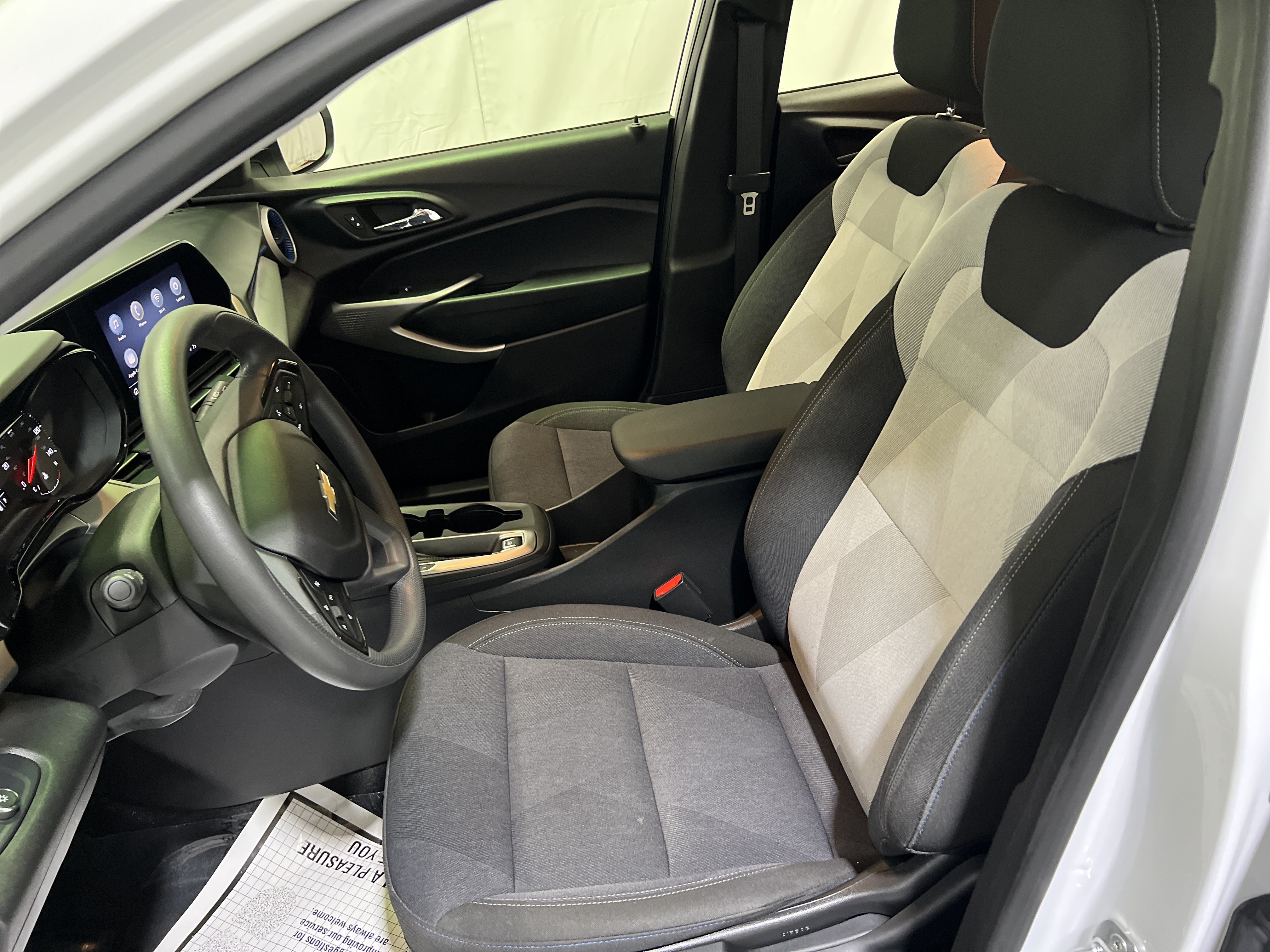 Certified 2024 Chevrolet Trax LS FWD image 17
