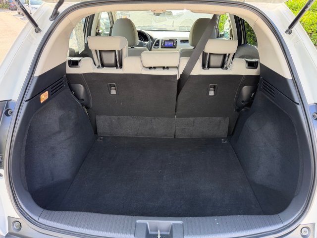 Used 2019 Honda HR-V LX image 17