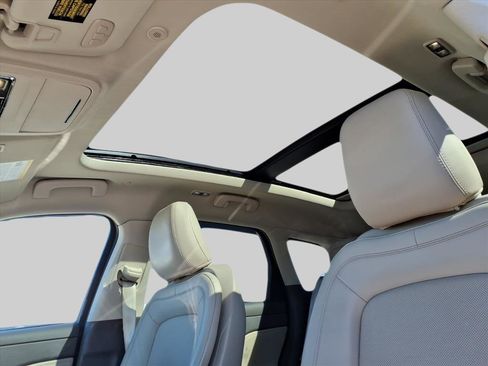 Used 2022 Lincoln Corsair Reserve w/ Equipment Group 201A image 14