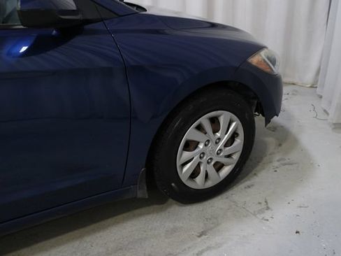 Used 2017 Hyundai Elantra SE FWD image 31