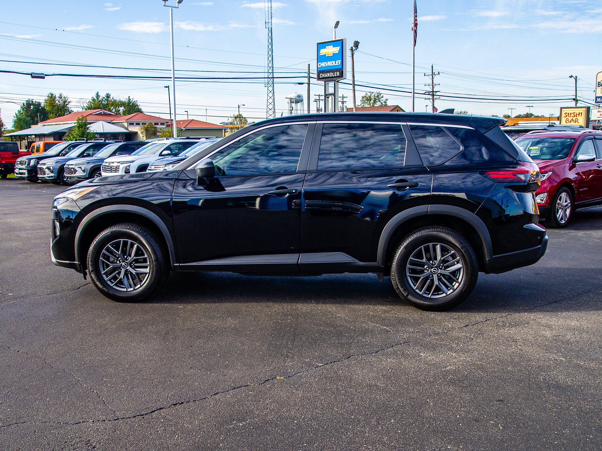 Used 2024 Nissan Rogue S FWD image 4