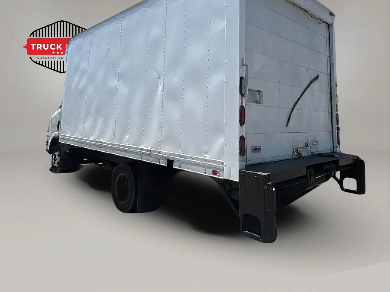 Used 2016 Isuzu NPR RWD image 3